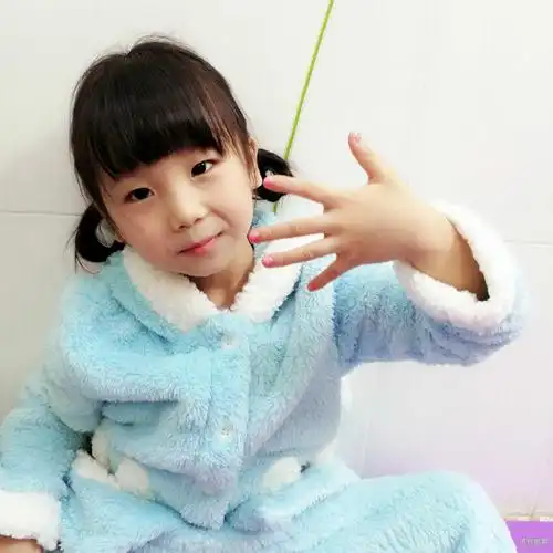 a儿童指甲油小女孩视频和5张图gmygmm