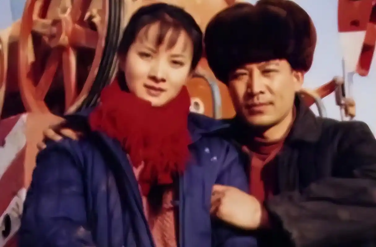 师小红老婆谢兰,一场车祸定情,婚后生一子,日子过得有滋有味