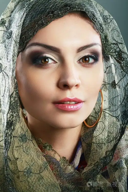 戴着头巾的阿拉伯妇女