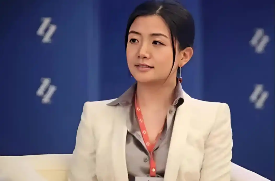 女富豪李颖:马云亲自请她"出山",身价百亿,却至今未嫁