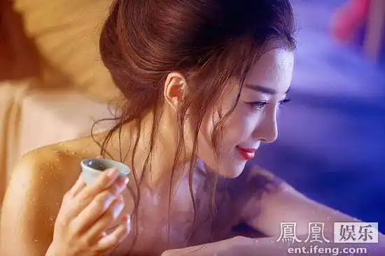 李依晓妲己全踝照片剧照 李依晓的丈夫是谁