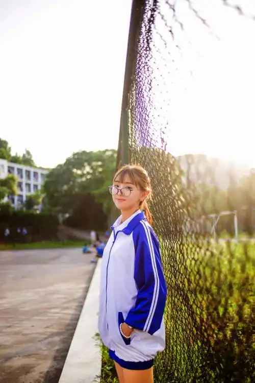 青春的名义永远留在校服上_15