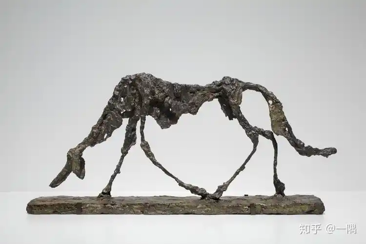 在贾科梅蒂的整个作品中,他的画仅占一小部分.