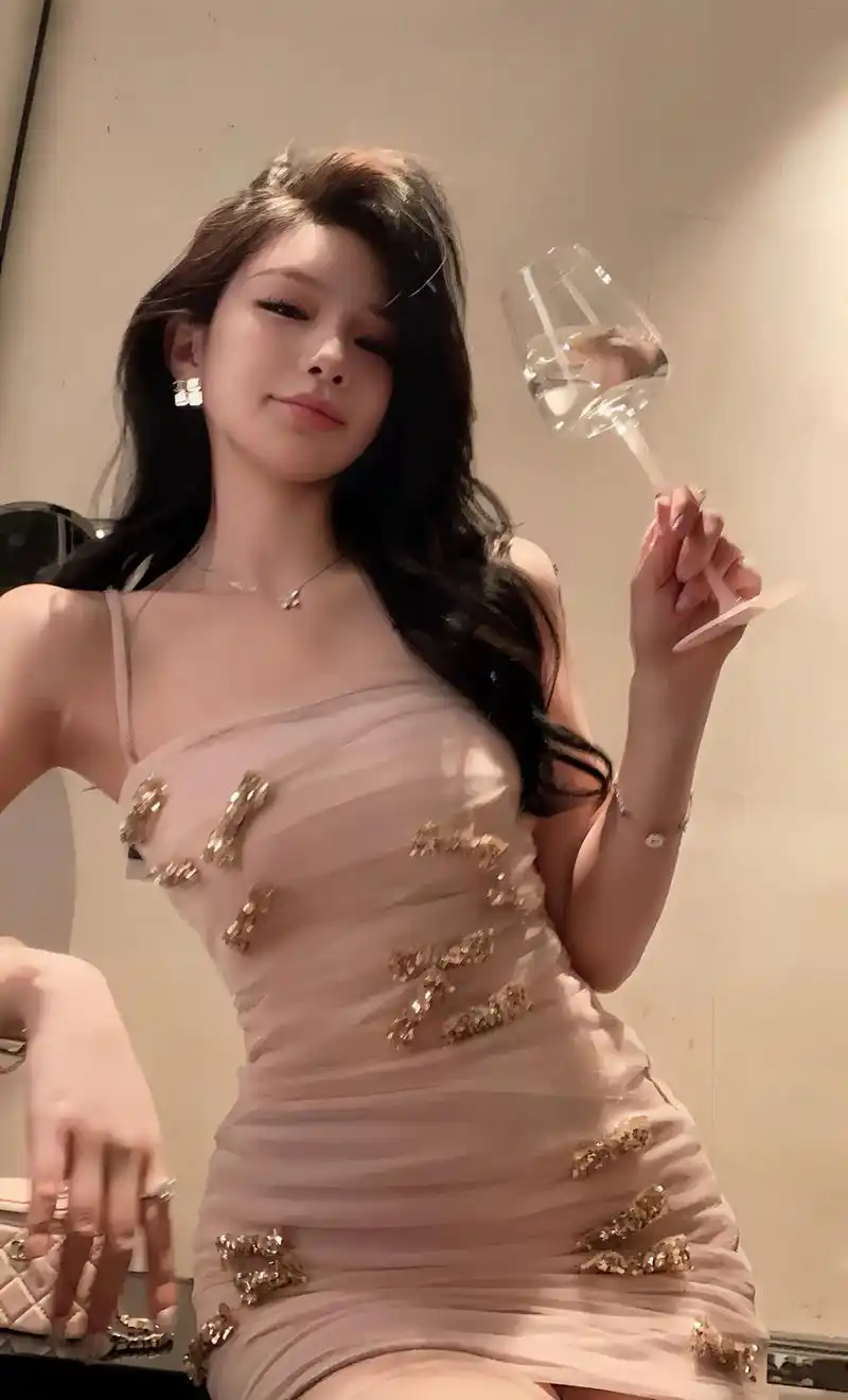 自带朦胧感,好仙好纯欲!且敲显身材!