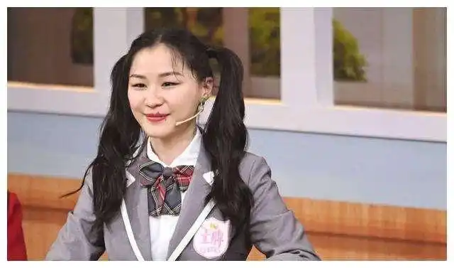 被赞最美小品演员, 45岁摆脱抑郁症活得更真实小品演员杨蕾结婚了