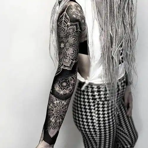 点刺风格图腾花臂纹身图案_手臂_技法_排点