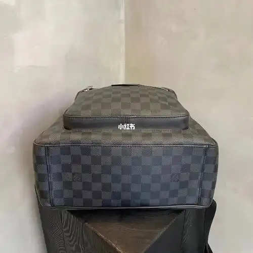 lv 路易威登  josh 黑棋盘格双肩包 潮男必备款 容量相当不错又经典