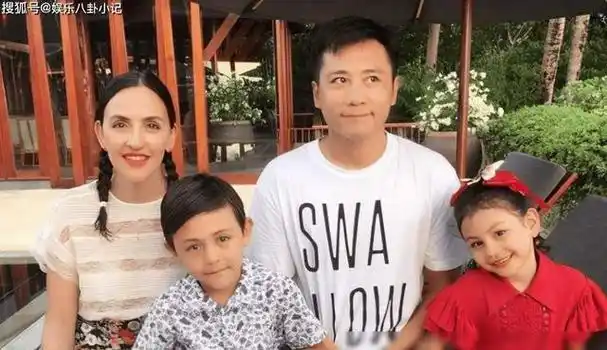 他是章子怡同班同学,23岁成影帝,28岁与谢娜分手后娶法国女