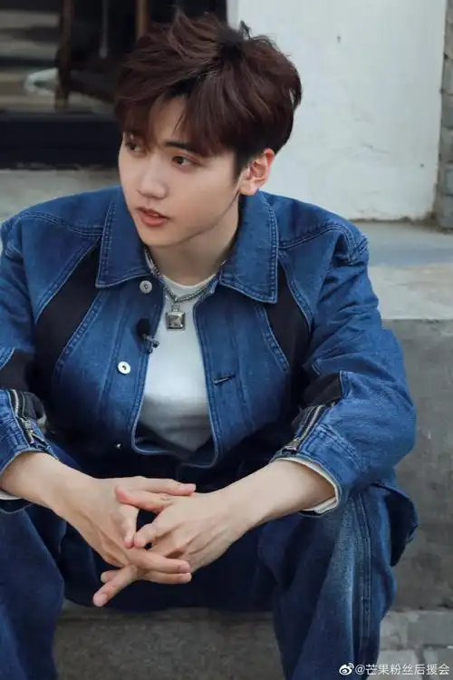 你好星期六##焉栩嘉你好星期六##焉栩嘉晓朝夕