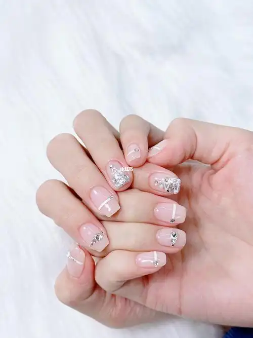 圣诞美甲简约短甲