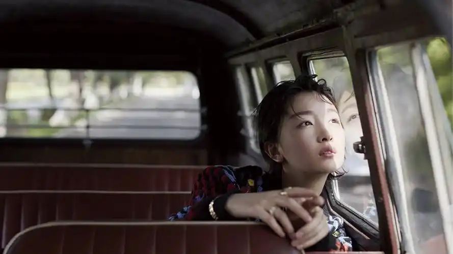 明星周冬雨明星风尚壁纸