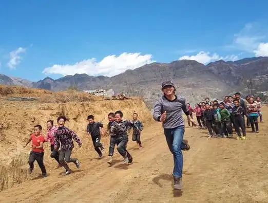 大山深处的体育"课"