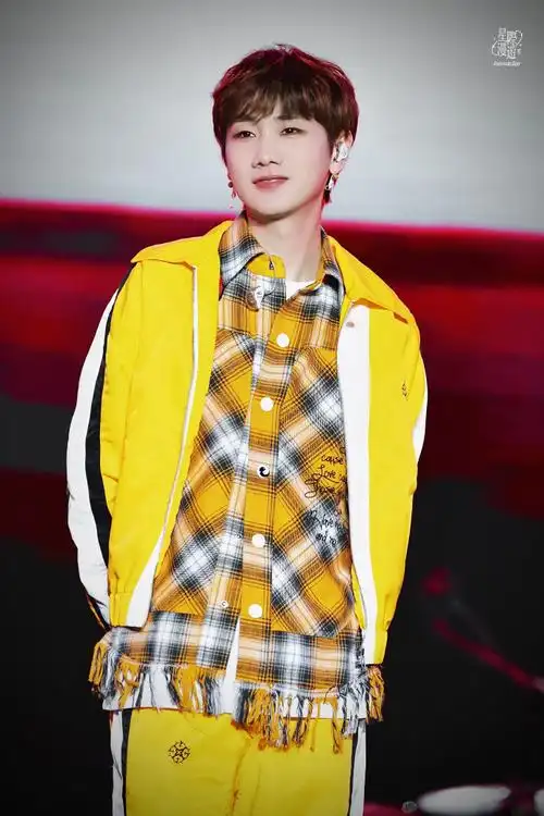 音乐节99999999鞠躬的时候小表情那么可爱的吗06@汪苏泷