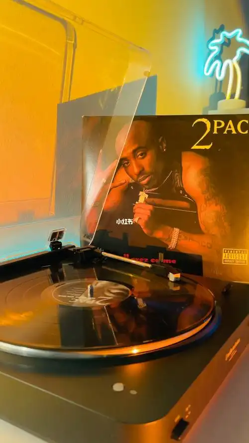 听完就会很想来加州,也瞬间让我回到读大学时周末经常跑唱片店的午后