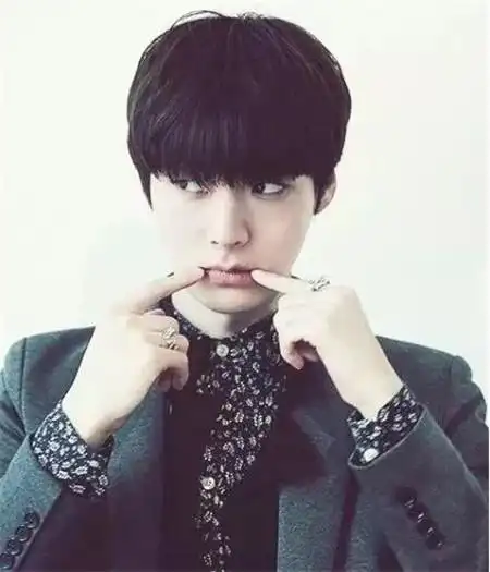 四款侧削男生刘海 修饰脸型的不完美