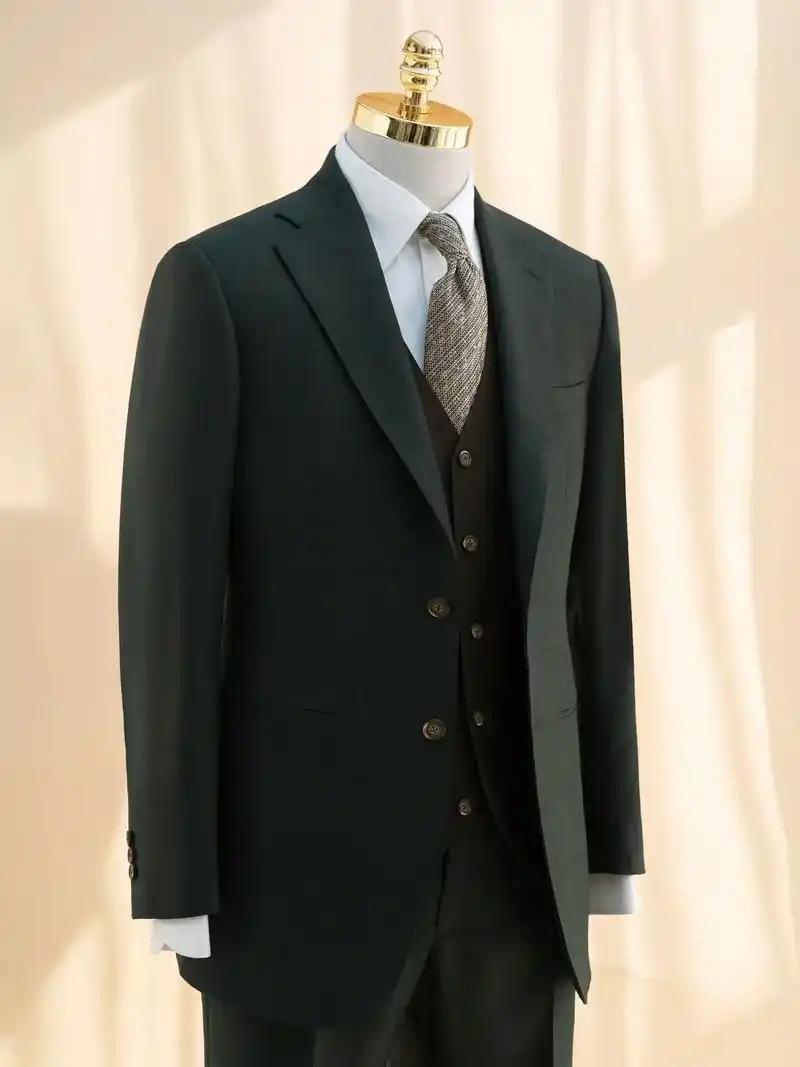 【博雅高端西服定制】 墨绿色高定套装 - 抖音