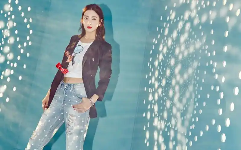 百变女神张雨绮性感写真,大陆明星-回车桌面