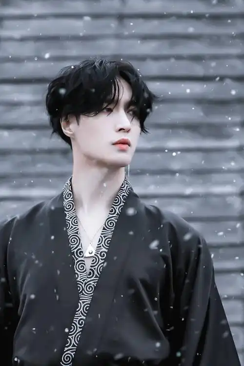 不知道大家有没有看张艺兴《莲》的mv好酷炫好炸审美太高级了张艺兴