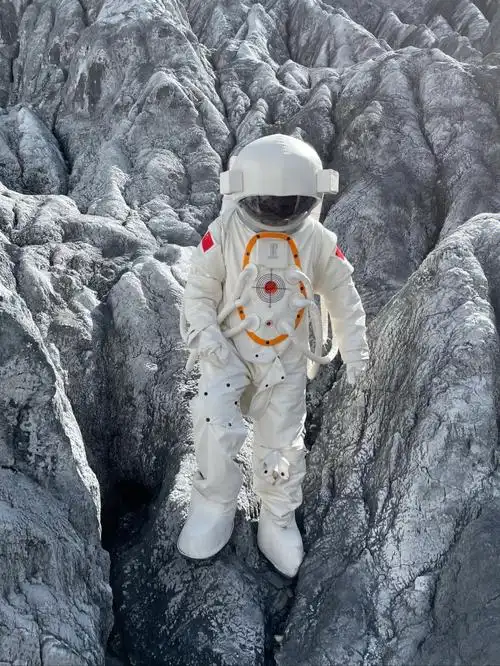 宇航服diy_宇航服多少钱一套怎么穿