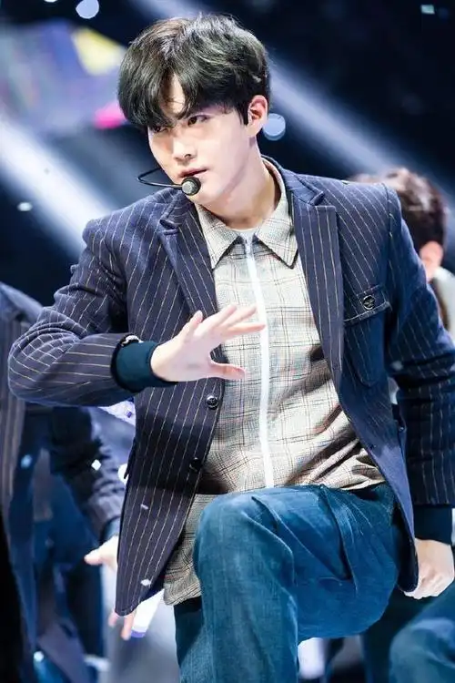 「exo」「分享」190906 一起沉沦在exo的双色魅力中,sbs公开人歌高清