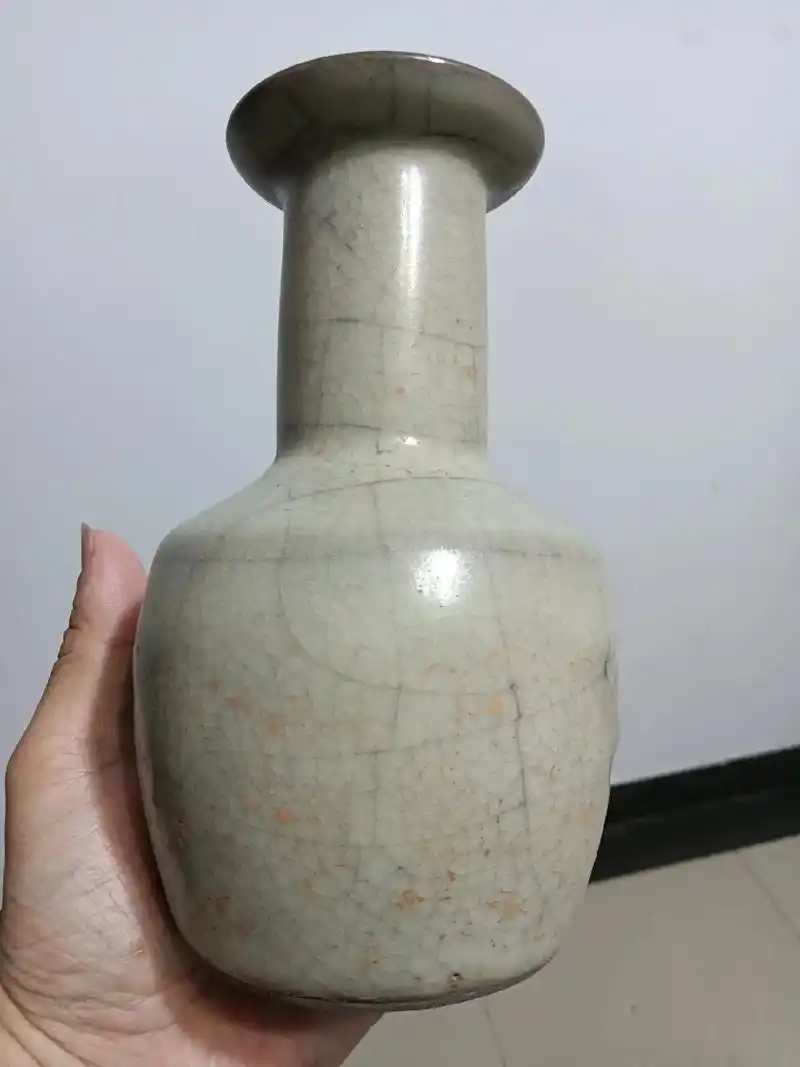 南宋哥窑纸槌瓶.紫囗铁足!金丝铁线!酥油光(和田古玉般的光泽 - 抖音