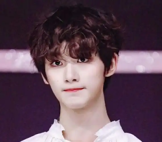 丁程鑫我也想啊 丁程鑫可是老师,我下面疼 他微微皱起眉头,嘟着桃红色