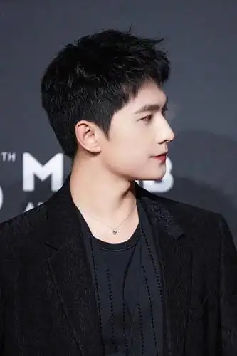 杨洋西装杀^3^欢迎评论补图啊^3^没错,我.