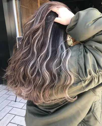 挑染几缕头发的图片大全,染发图片,发型图片