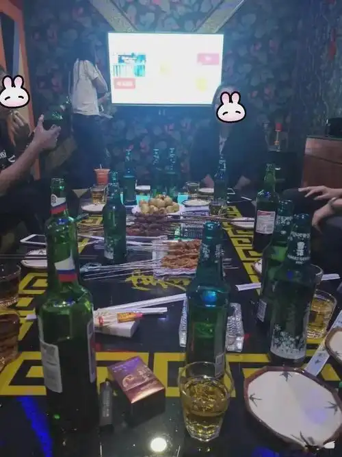 杭州一女子与朋友ktv唱歌任性消费惹大祸!