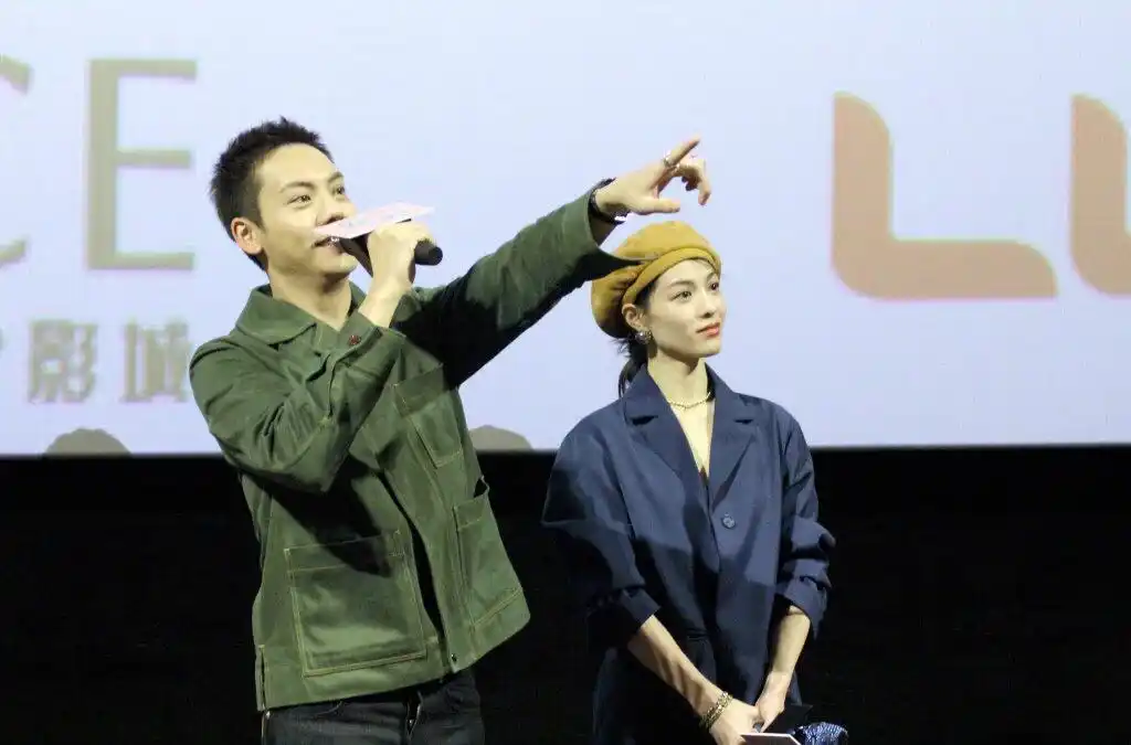 陈伟霆,钟楚曦亮相#电影宠爱#武汉站路演活动.