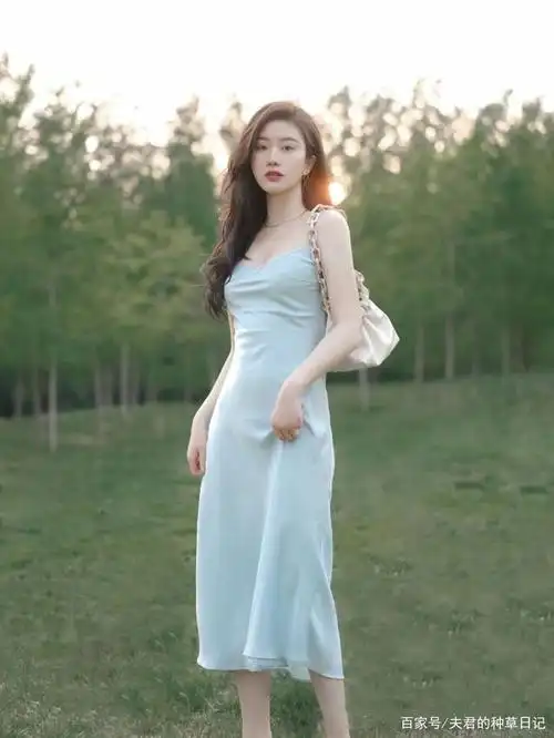 终于可以穿上优雅的裙子了,超级精致小女人!