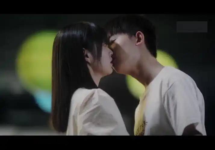 【李明德*田曦薇】弹簧cp | 青梅竹马终成恋人【超甜吻戏合集】_哔哩