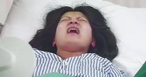 顺产生完孩子半小时, 产妇突然大喊肚子疼