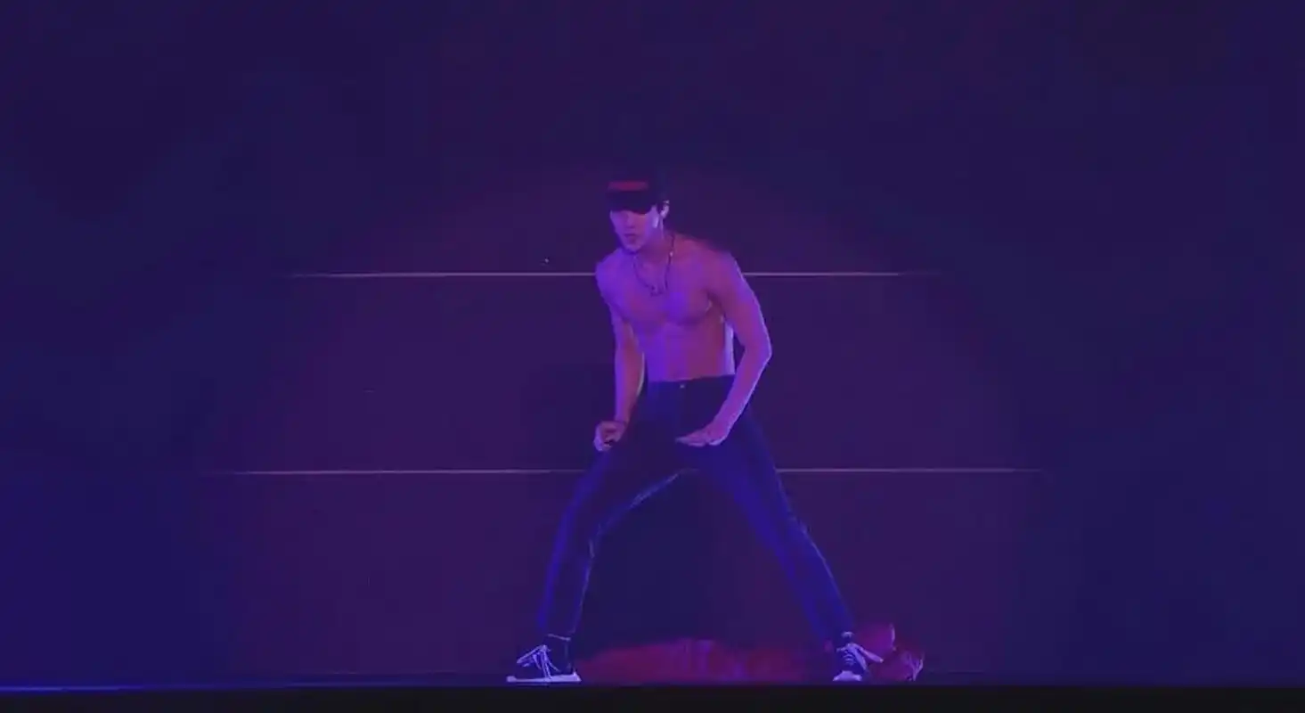 吸一波吴世勋腹肌照!