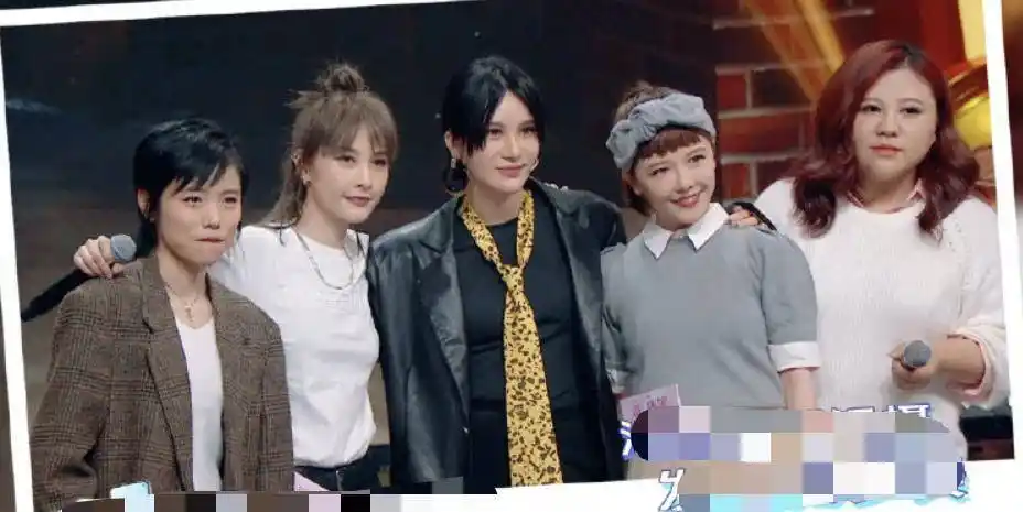 尚雯婕被公开声讨后,唐笑厉娜韩真真齐发声,各自态度一目了然_许飞