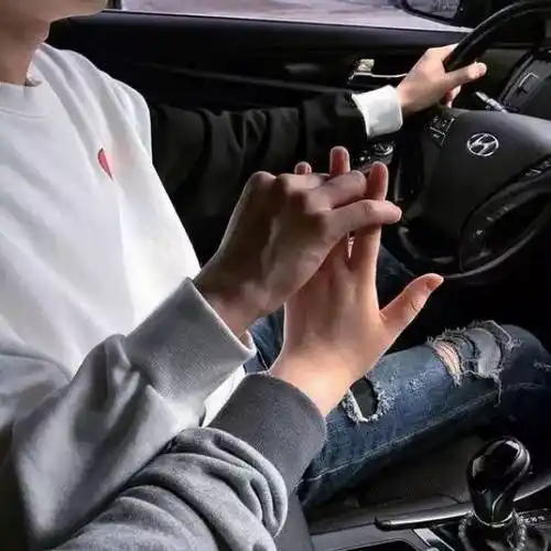 五种情侣低调不露脸的拍照方法!不要再闪瞎别人的眼睛了!