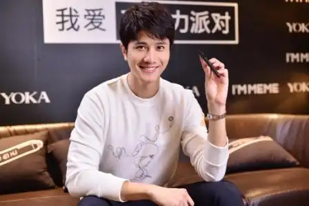 immemexyoka唇膏甜度再升级彭冠英与粉丝共度白色情人节