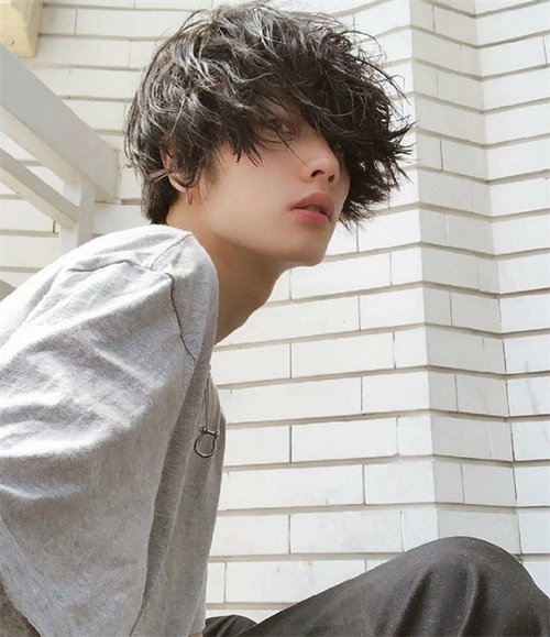 日系纹理烫空气烫 年轻男生热门发型_男生烫发 - 美发站