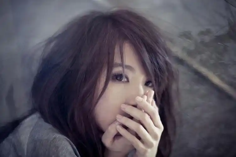 依李采集到hebe - 花瓣