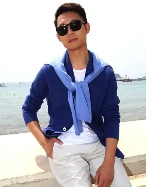 看了45岁张译的穿搭我发现中年男人反油腻比扮嫩更显气质