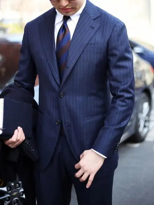 海军蓝西服质感与美感相结合的西装7373