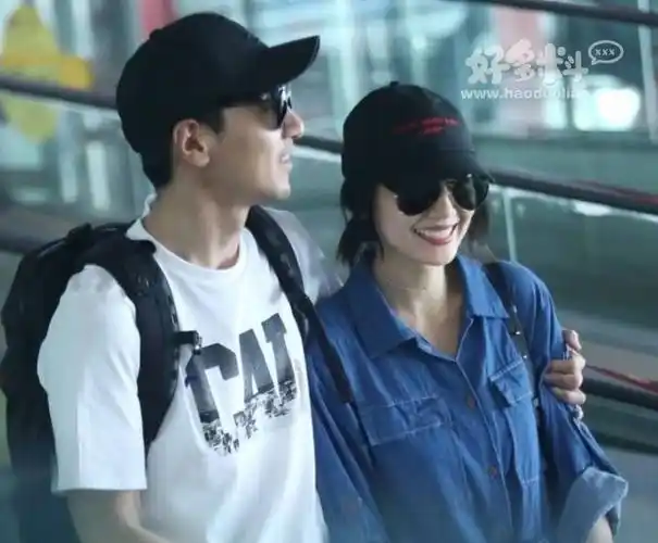 赵又廷高圆圆片场手拉手两人好像一对热恋中的情侣