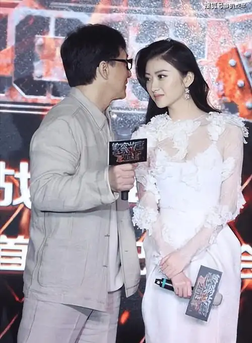 《战国》之后,景甜走上了被强捧的道路,先后与甄子丹,成龙,周润发等