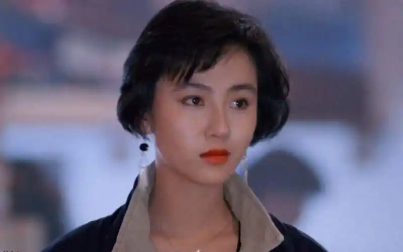 "短发女神"袁洁莹,一生未婚,青春期的叛逆冥冥之中埋下的因果