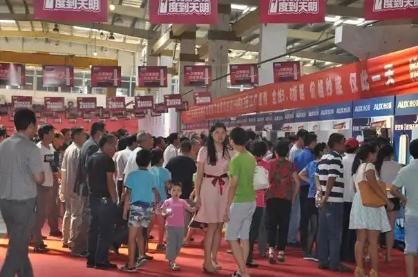 奥克斯空调超级工厂直销会火爆上演