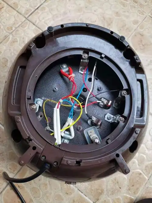 拆修跳闸的苏泊尔电高压锅-sy-50yc9001q