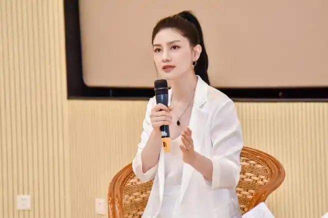 胡可无论直播多晚沙溢都会煮爱心面##淘宝直播##中国新主播##胡可说