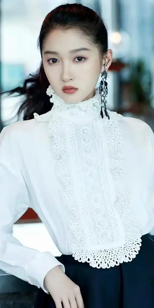 关晓彤高清青春美照,娇俏可人!__财经头条