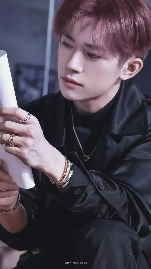 易烊千玺美拉德发色##易烊千玺代言倍轻松