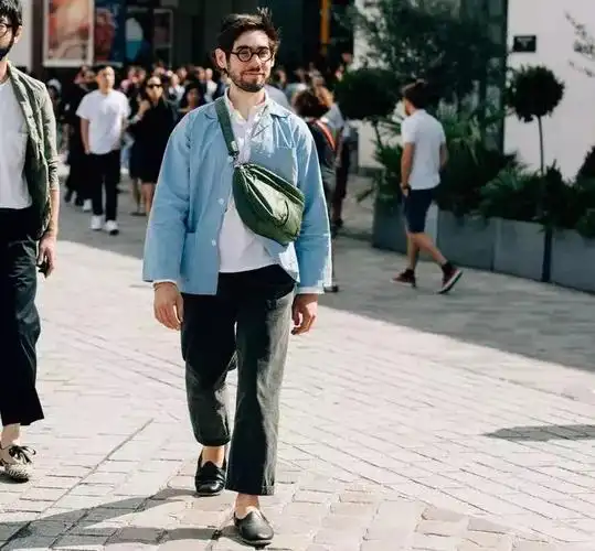 男士潮牌衣服有哪些旅游拍照穿衣搭配男